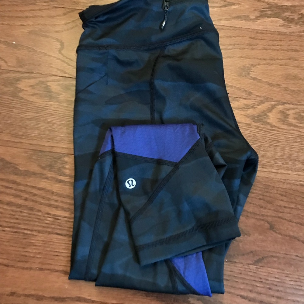 Lululemon size 6 camo run pants capris